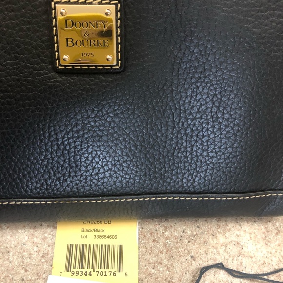 Dooney & Bourke wristlet zip around wallet - Picture 8 of 10